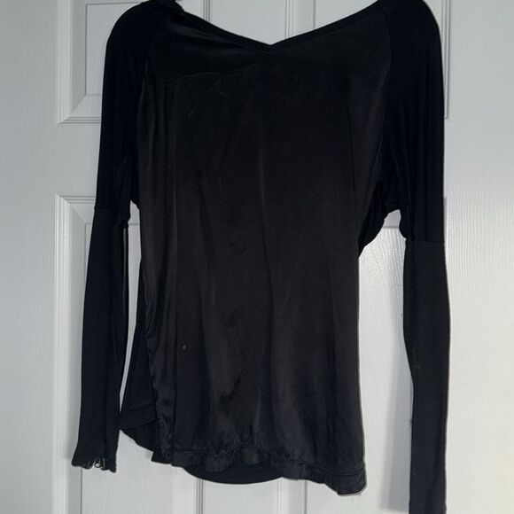 Elegant Black Women's Top - Leather Long Sleeve Shirt - Size Small - Picture 4 of 4